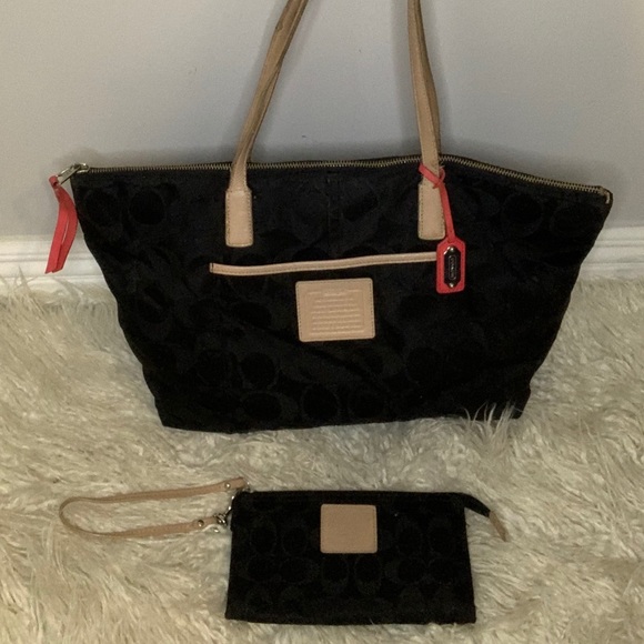 Authentic Coach Bag and matching Wallet. - Picture 2 of 6